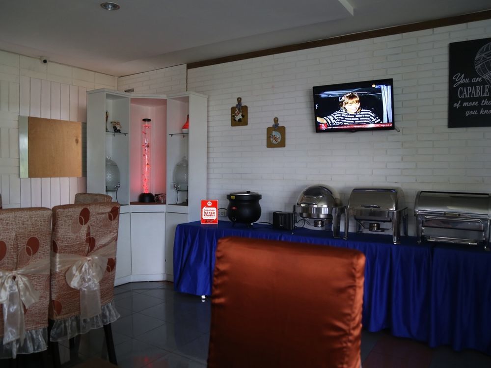 Hotel Mangga Dua Makassar Exterior photo
