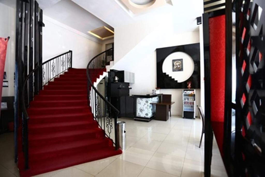 Hotel Mangga Dua Makassar Exterior photo